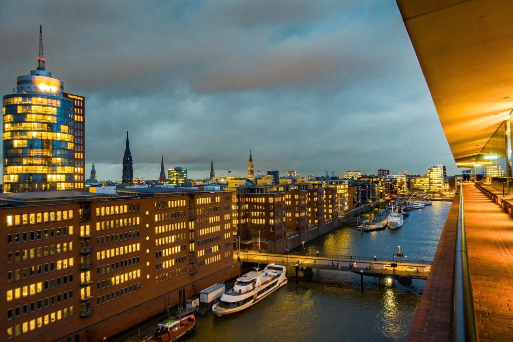 hamburg-4103411_1920