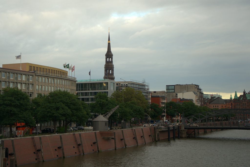 hamburg-4590281_1920